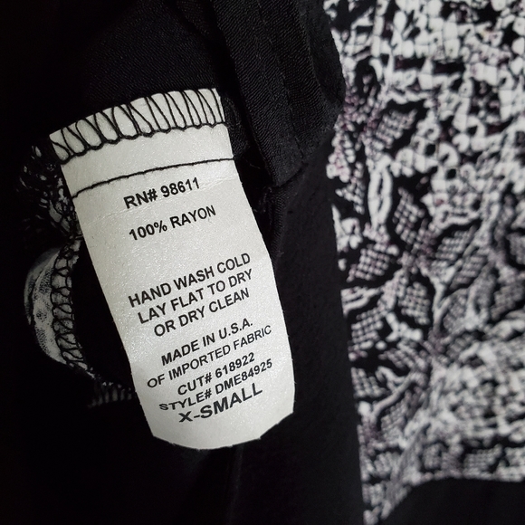 StitchFix Eight Sixty Black/White Colorblock Top - Picture 4 of 5